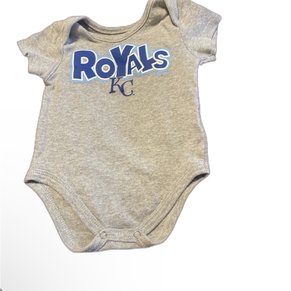 Officials sports wear KC Royals onesie size 3-6 months.                   125